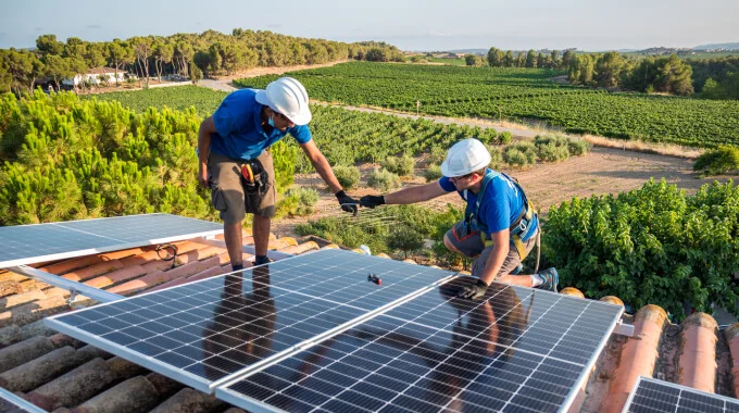 Solar Energy's Exceptional Synergies With Battery Storage